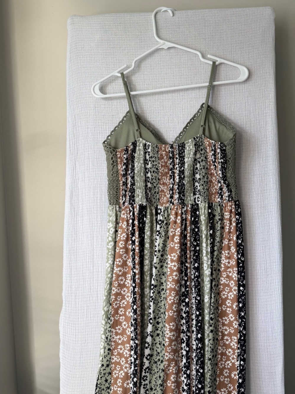 Derek Heart Maxi Crochet Straps Top Green with Floral print Boho Festival Sz Lg - Picture 2 of 4